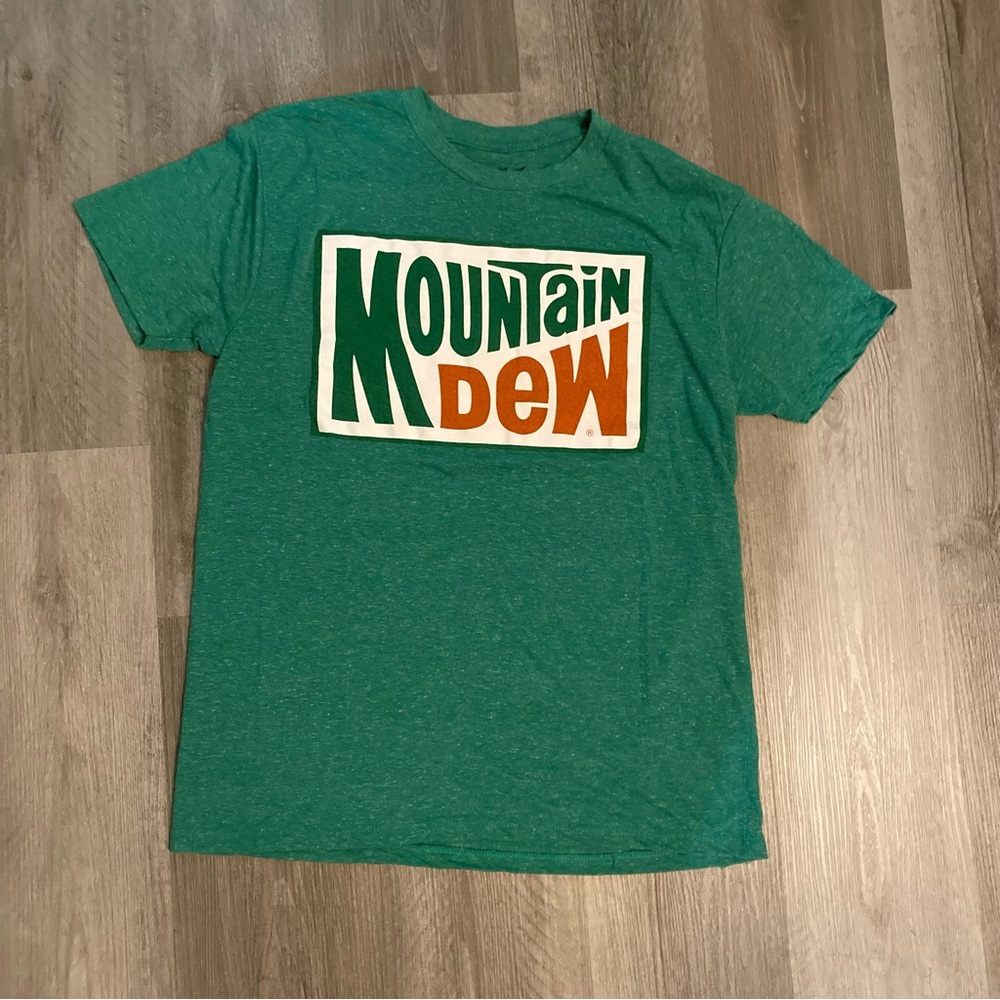 Vintage style super soft Mountain Dew T-shirt
